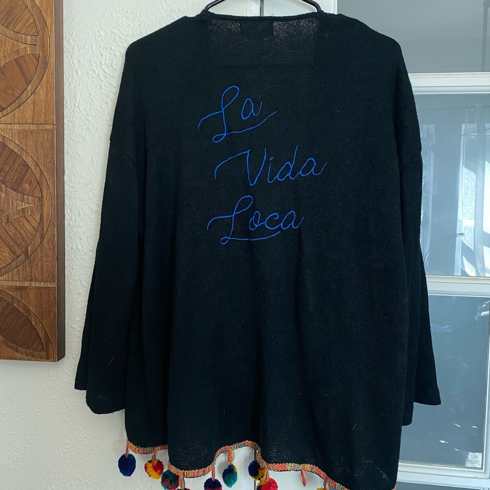 Poncho like with sleeve La vids loco